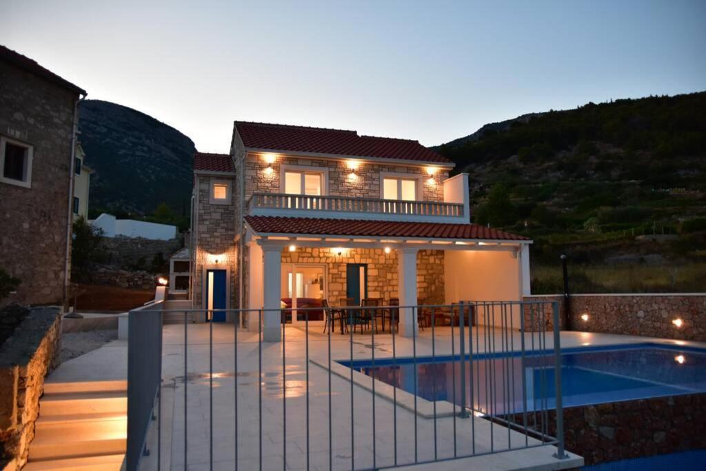 Villa Katarina - Infinity Pool With Amazing View بول المظهر الخارجي الصورة