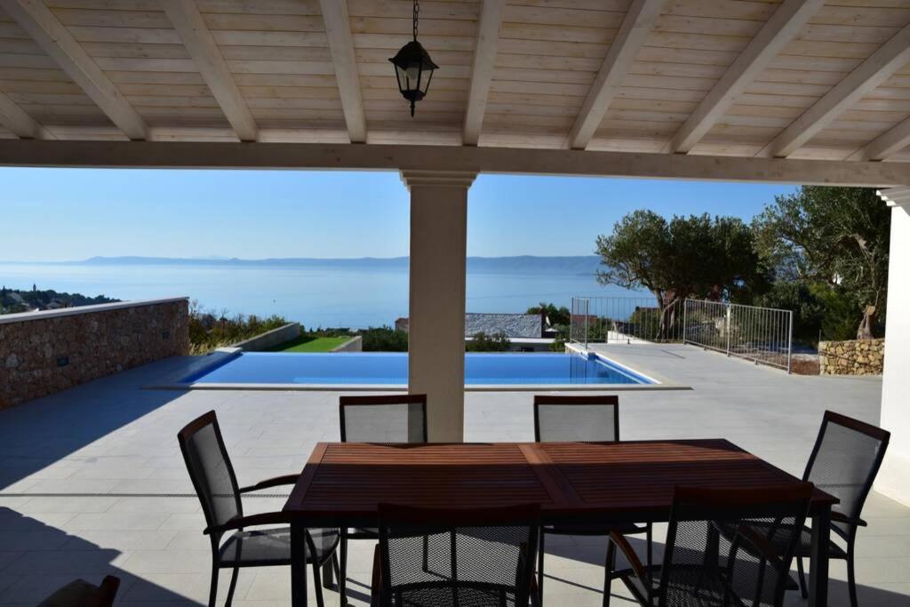 Villa Katarina - Infinity Pool With Amazing View بول المظهر الخارجي الصورة