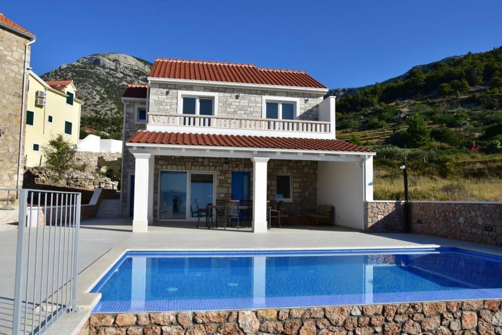 Villa Katarina - Infinity Pool With Amazing View بول المظهر الخارجي الصورة