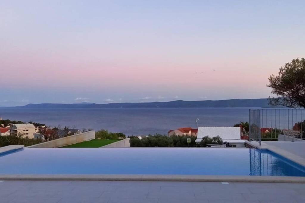 Villa Katarina - Infinity Pool With Amazing View بول المظهر الخارجي الصورة